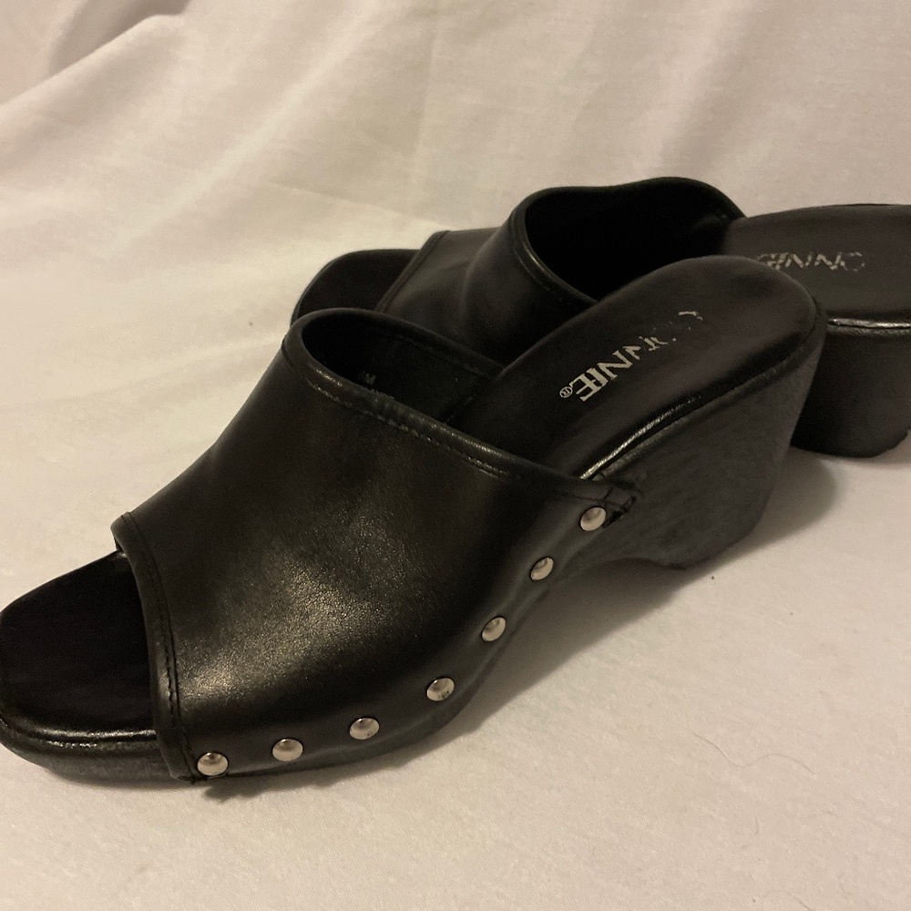 Connie Jenga black heels